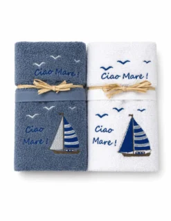 Set Asciugamani Bagno Bianco “Ciao Mare” in Spugna 100% Cotone, Ricamo Barca a Vela Blu, Made in Italy, Idea Regalo