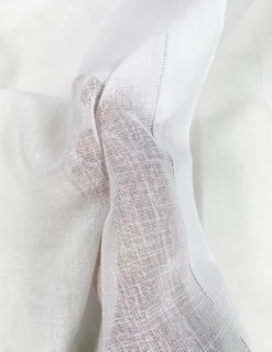 Tendina Smooth Bianco in Poliestere Liscia Tinta Unita, Confezione da 2 Teli, Semitrasparente, Made in Italy